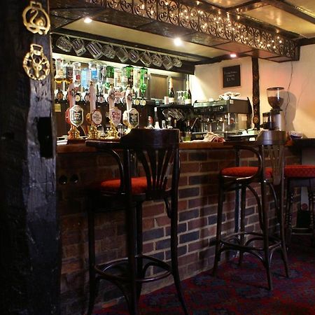 The Saracens Head Inn 아머샴아머셤 외부 사진