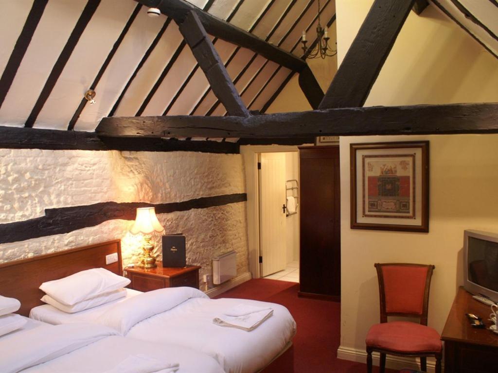 The Saracens Head Inn 아머샴아머셤 외부 사진