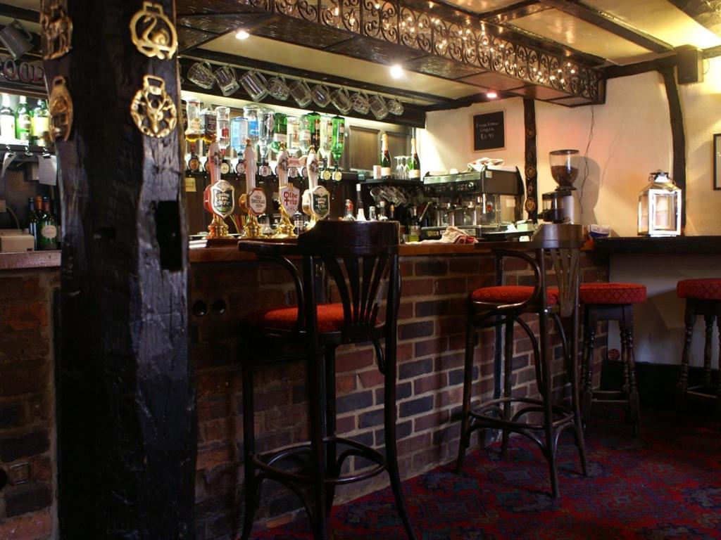 The Saracens Head Inn 아머샴아머셤 외부 사진